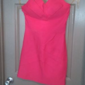 Short sleeveless pink dress